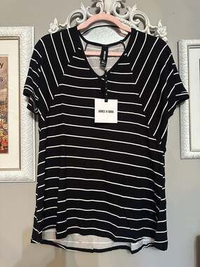 Agnes & Dora Love Top Black and White Pin Stripe Size M